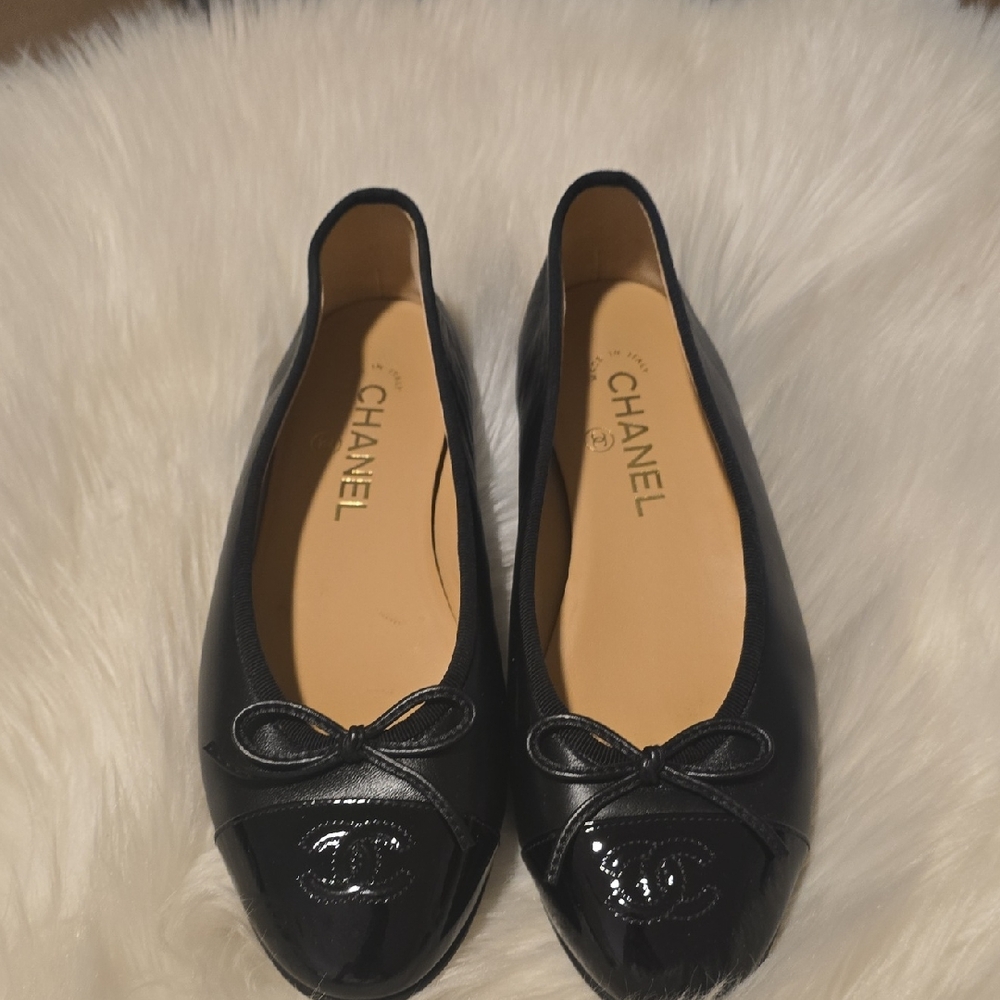 CHANEL Black Leather Loafers with Bow Detail